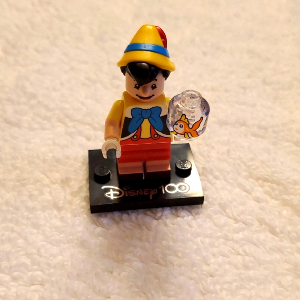 Pinocchio minifigure Lego Disney 100
